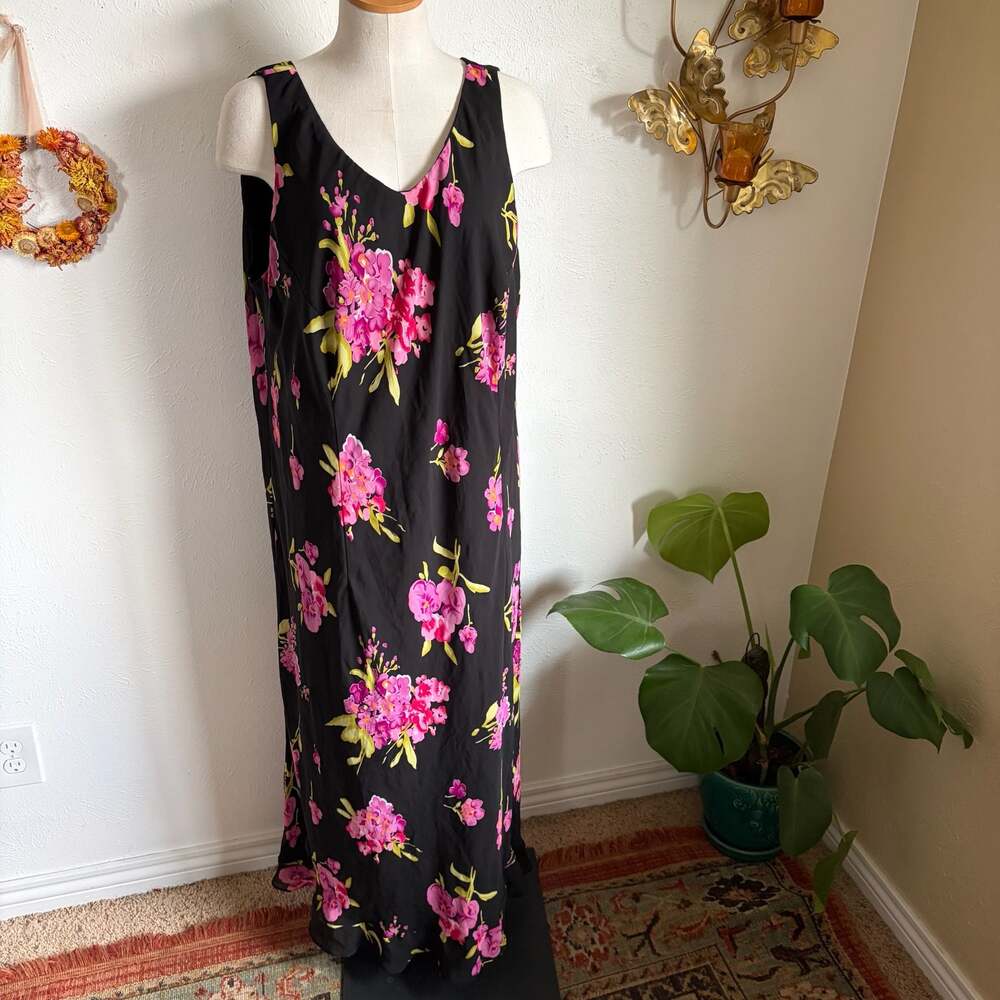 Vintage Y2K Black and Pink Floral Sleeveless Maxi Dress Plus Size